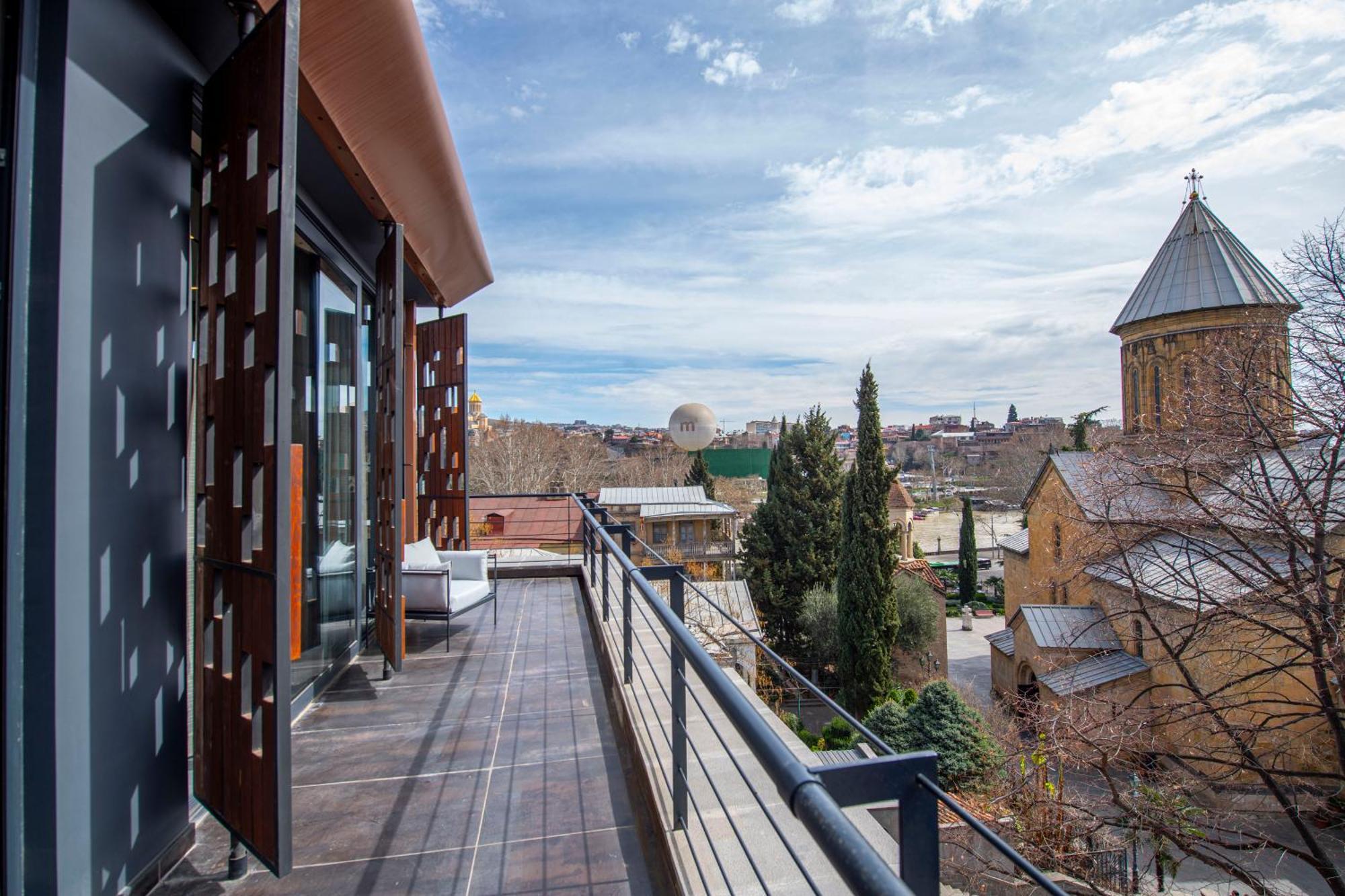 Qarvasla Hotel
