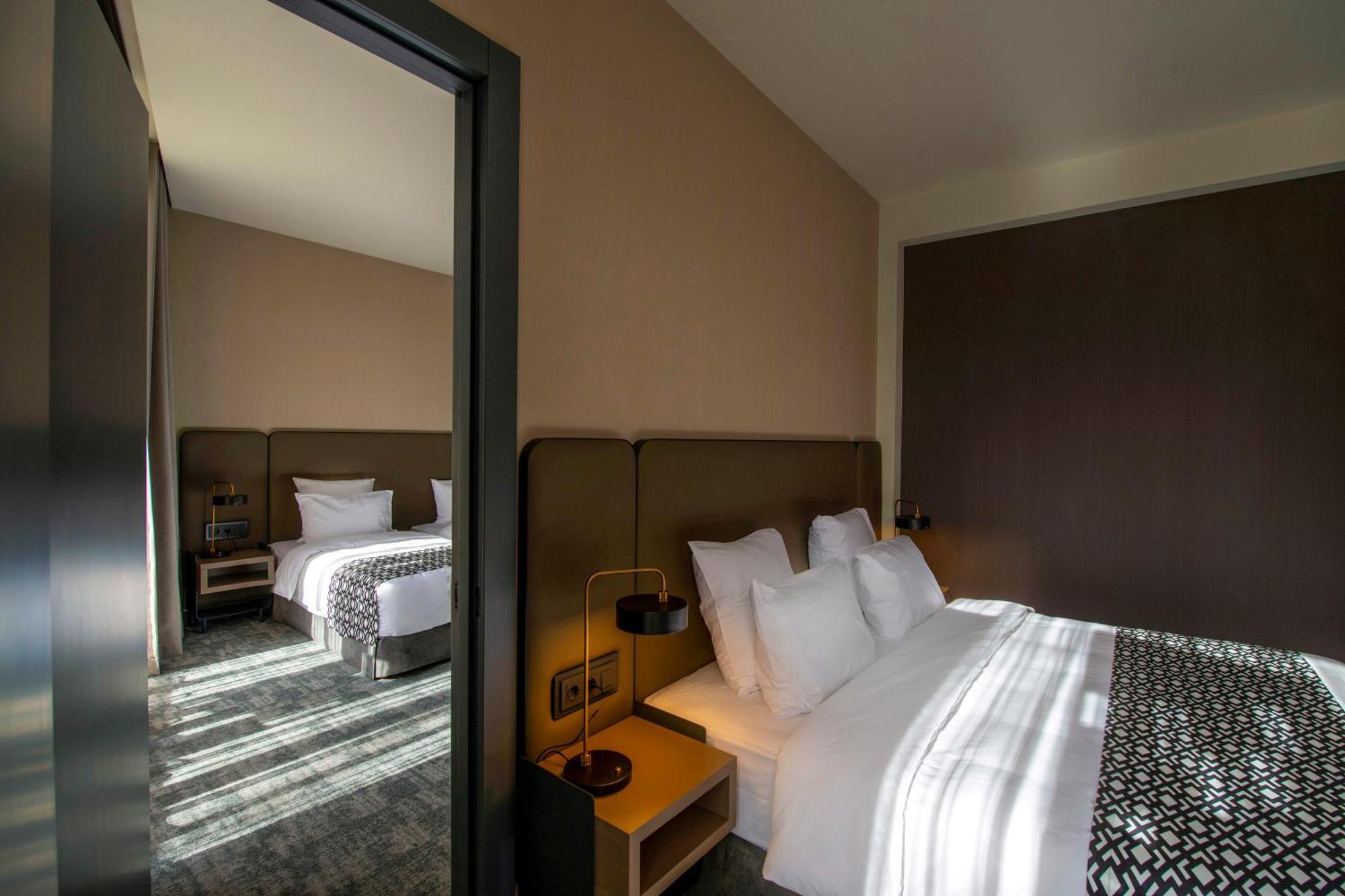 Hotel Qarvasla