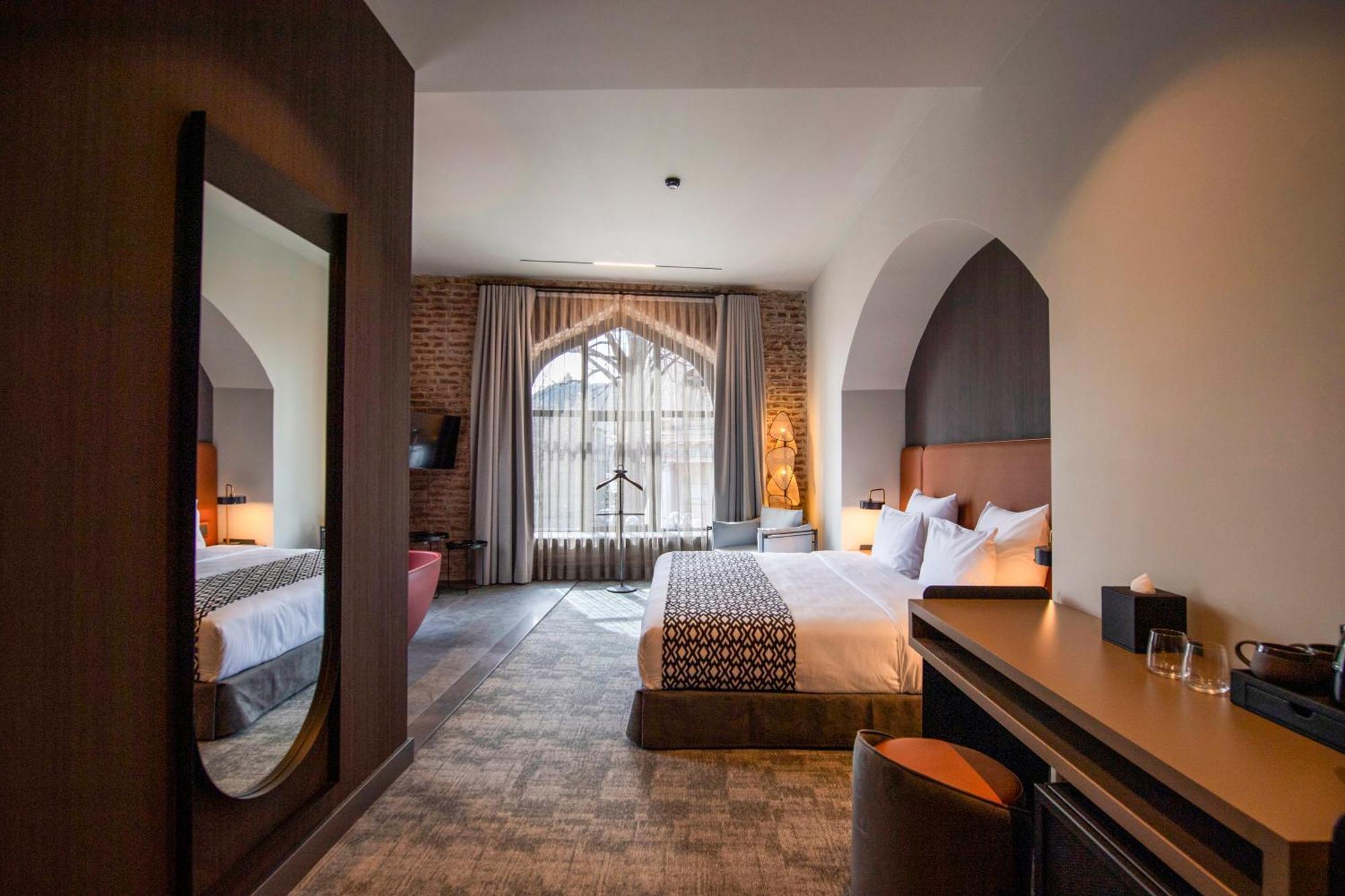 Hotel Qarvasla 5*