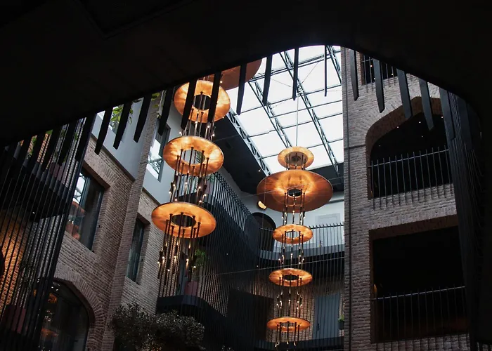 Qarvasla Hotel