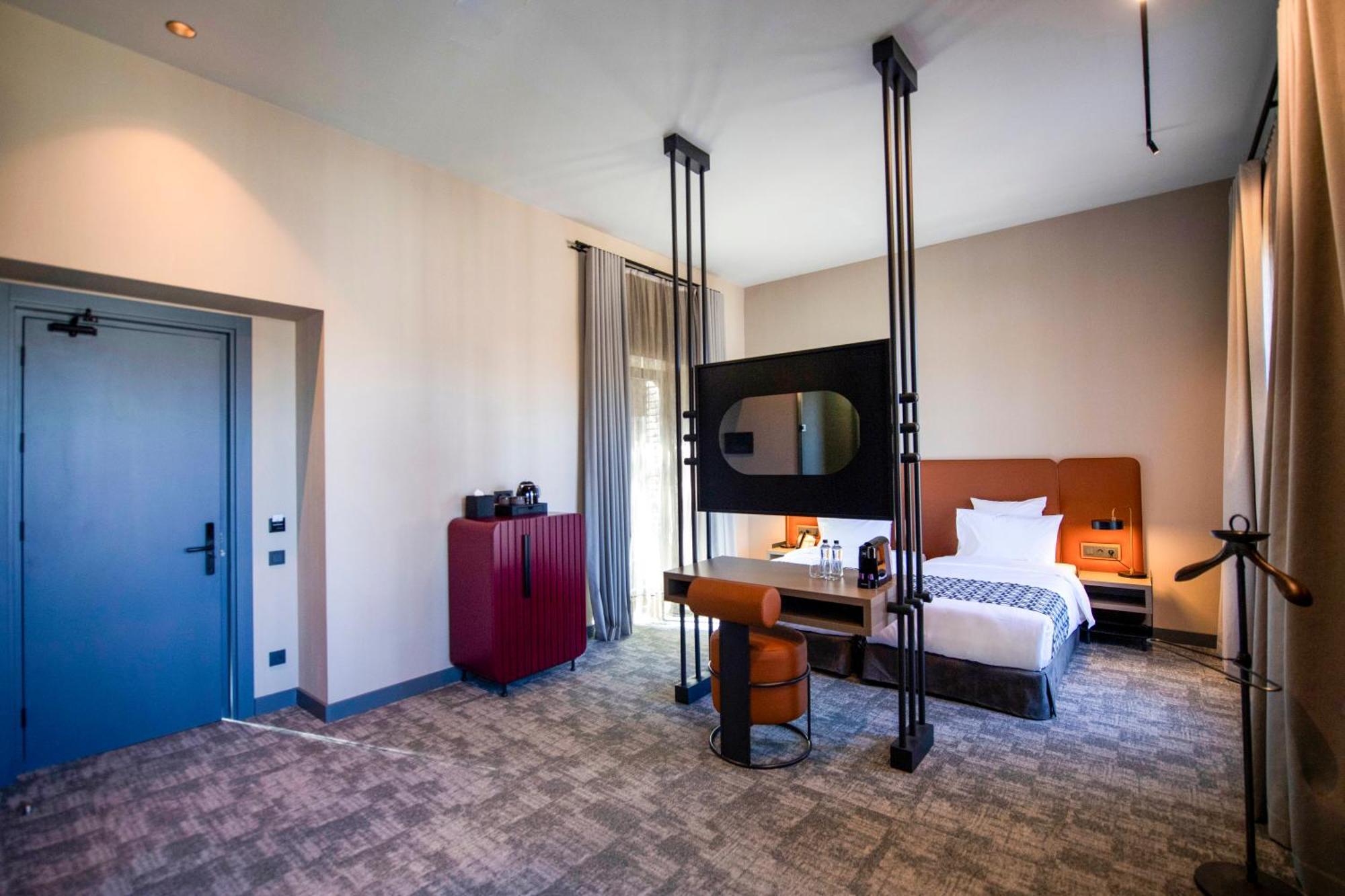 Otel Qarvasla Tiflis